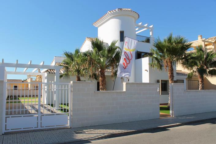 Image No.10-4 Bed Villa / Detached for sale