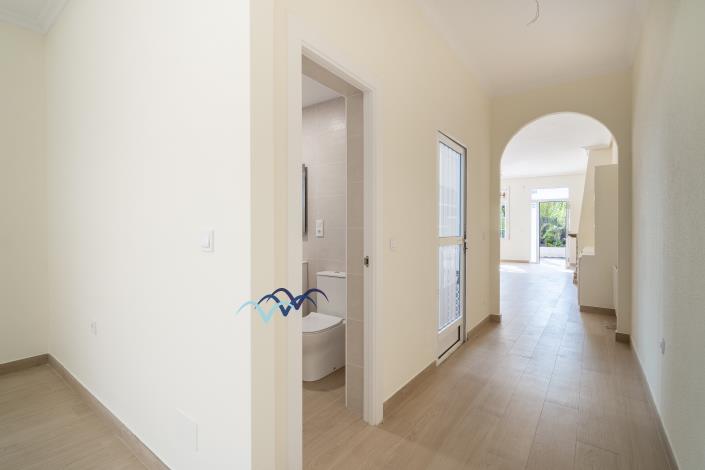 Image No.4-7 Bed House/Villa for sale