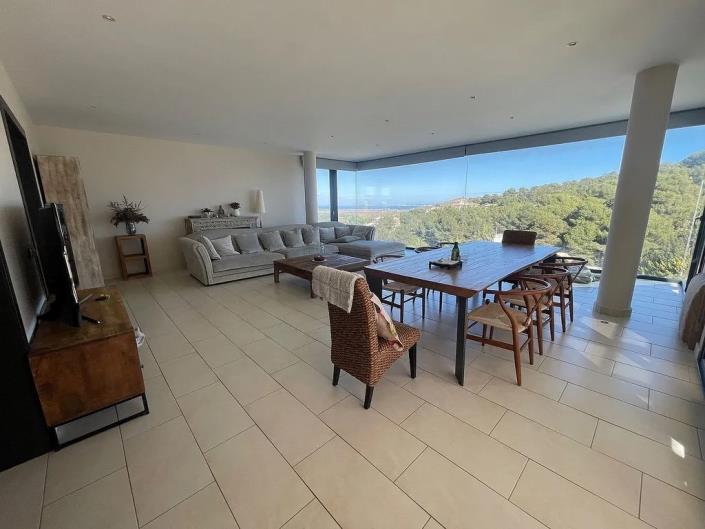 Image No.3-5 Bed Villa / Detached for sale