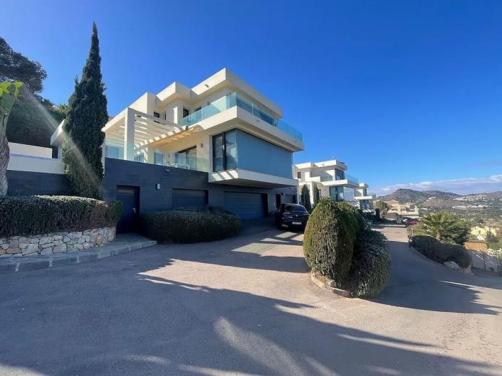 Image No.7-5 Bed Villa / Detached for sale