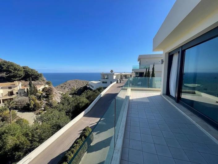 Image No.8-5 Bed Villa / Detached for sale