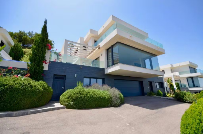 Image No.6-5 Bed Villa / Detached for sale