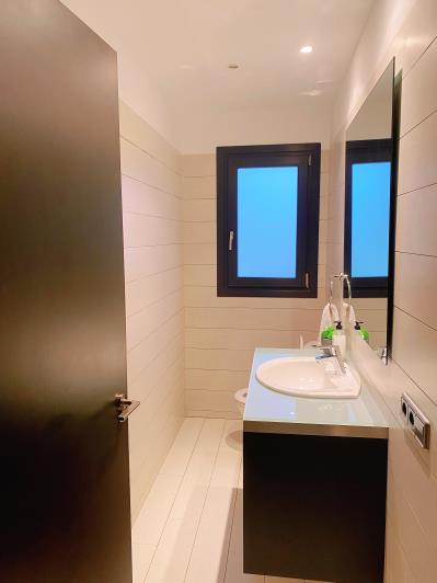 Image No.35-5 Bed Villa / Detached for sale