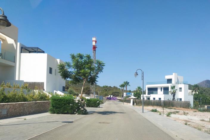 Image No.10-3 Bed Apartment for sale