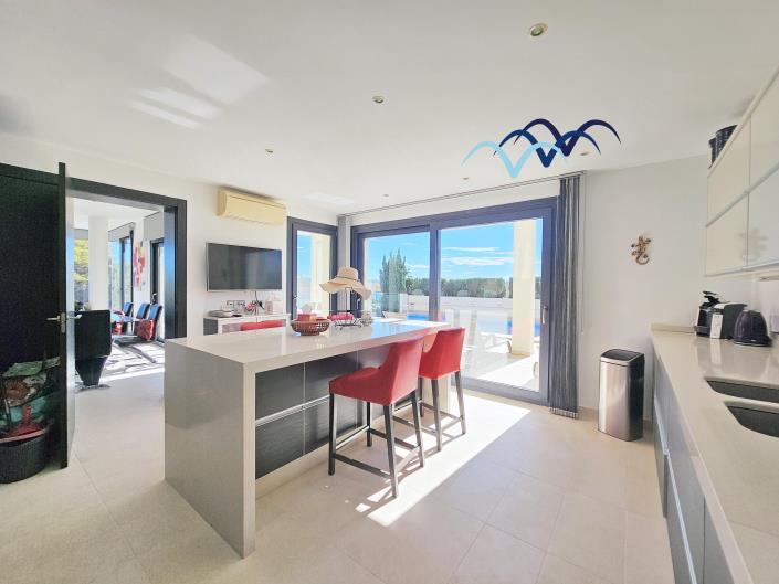 Image No.11-5 Bed Villa / Detached for sale