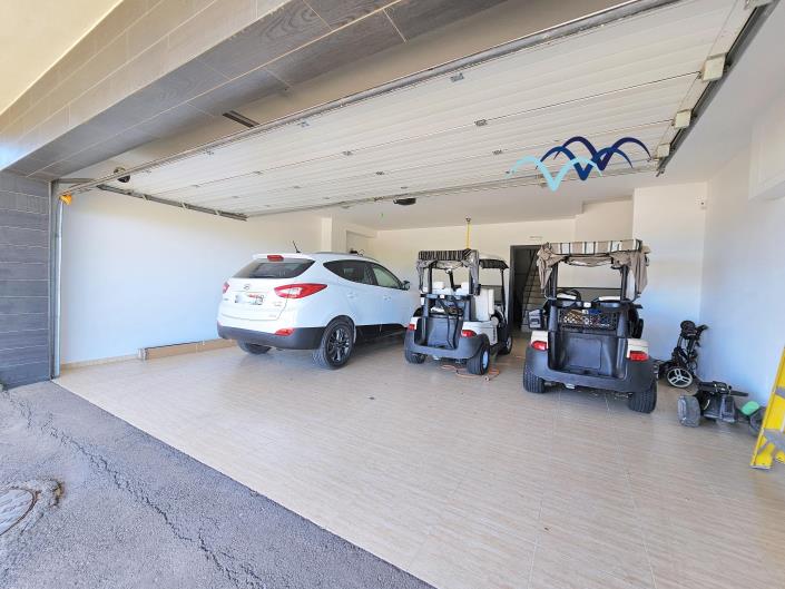 Image No.37-5 Bed Villa / Detached for sale