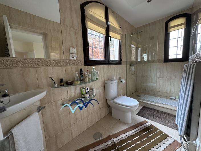 Image No.23-4 Bed Villa / Detached for sale