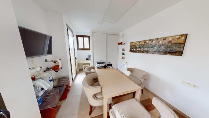 Image No.25-4 Bed Villa / Detached for sale