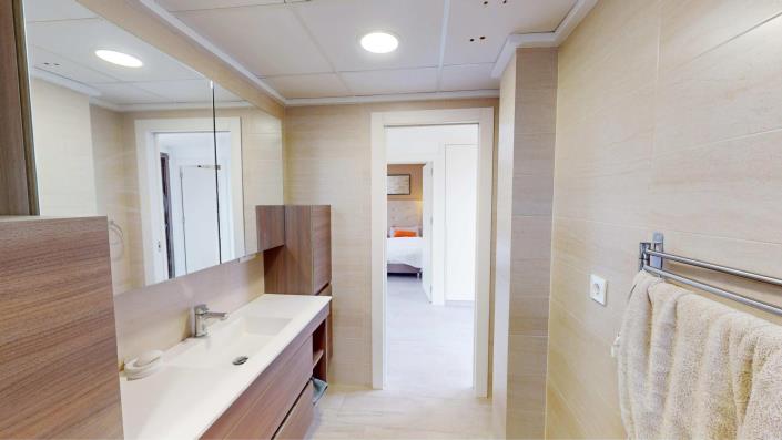 Image No.20-4 Bed Villa / Detached for sale