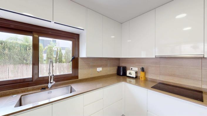 Image No.14-4 Bed Villa / Detached for sale