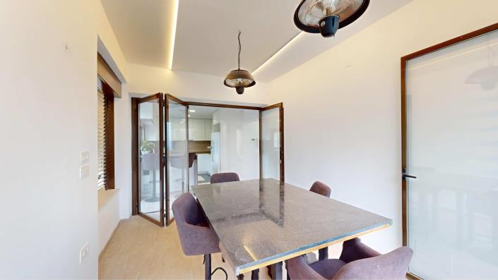 Image No.15-4 Bed Villa / Detached for sale