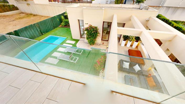 Image No.28-4 Bed Villa / Detached for sale