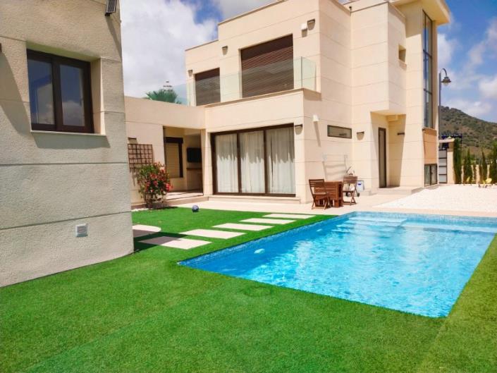 Image No.30-4 Bed Villa / Detached for sale