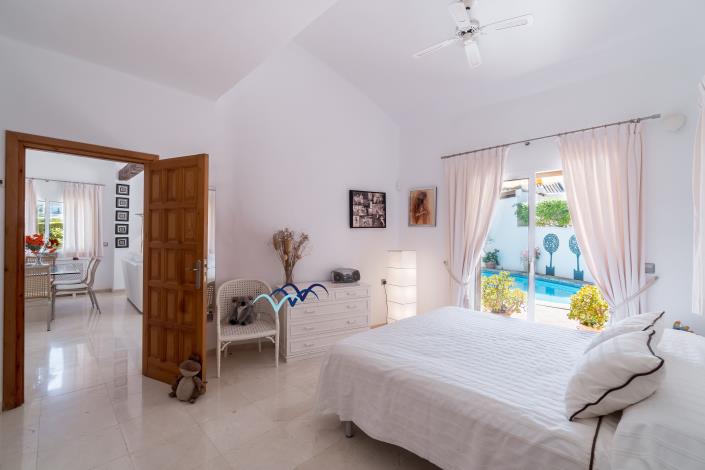 Image No.18-3 Bed Villa / Detached for sale