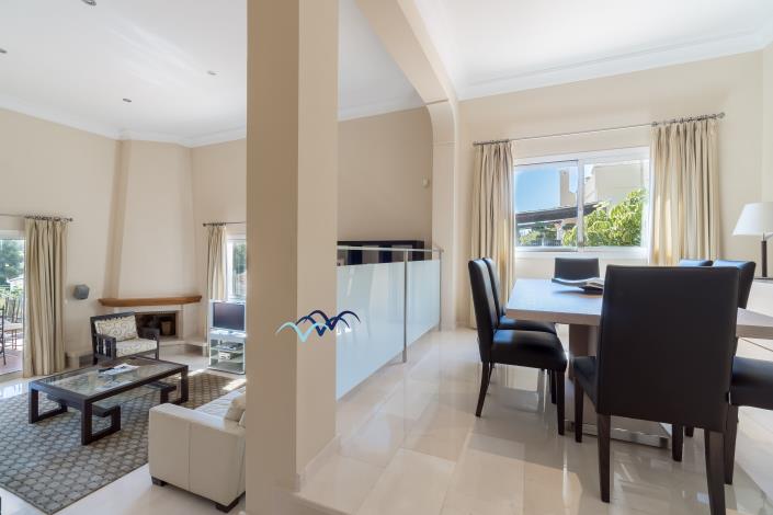 Image No.9-5 Bed Villa / Detached for sale