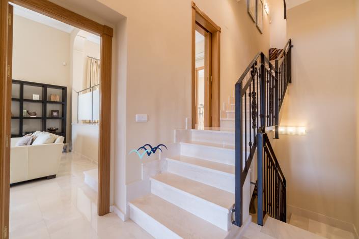 Image No.13-5 Bed Villa / Detached for sale