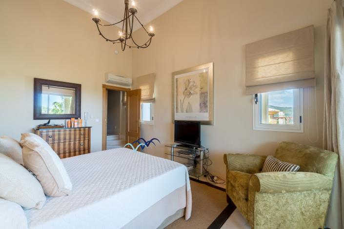 Image No.18-5 Bed Villa / Detached for sale