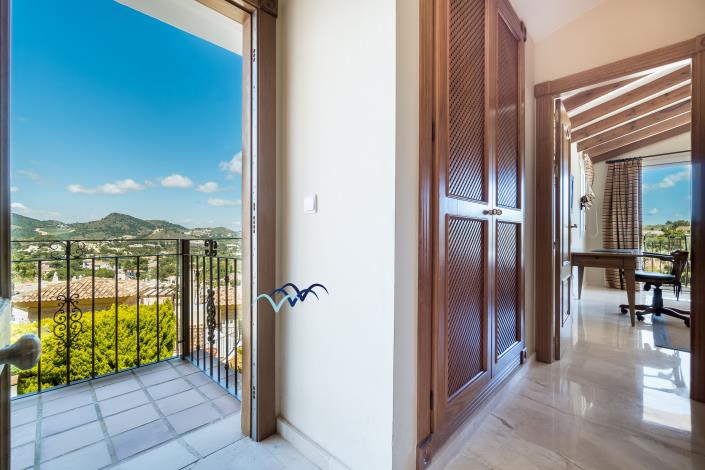 Image No.24-5 Bed Villa / Detached for sale