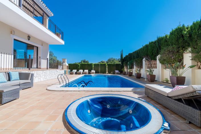 Image No.33-5 Bed Villa / Detached for sale