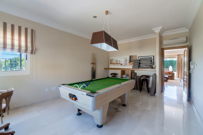 Image No.37-5 Bed Villa / Detached for sale