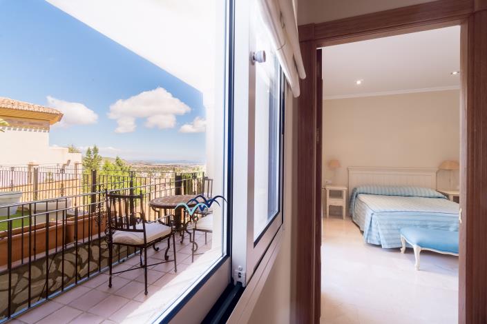 Image No.44-5 Bed Villa / Detached for sale