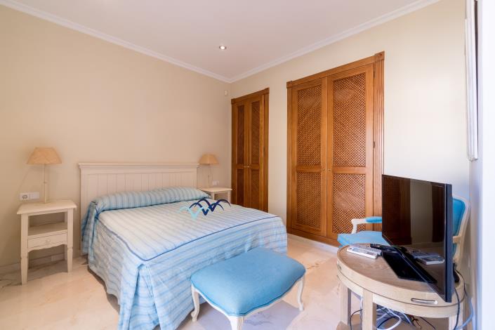 Image No.48-5 Bed Villa / Detached for sale