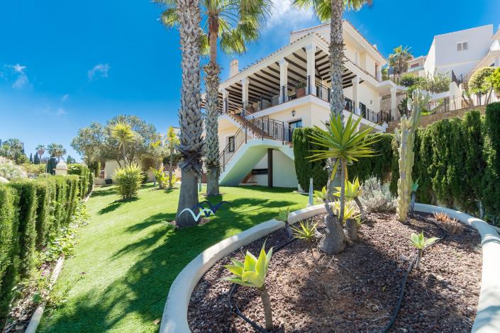 Image No.56-5 Bed Villa / Detached for sale