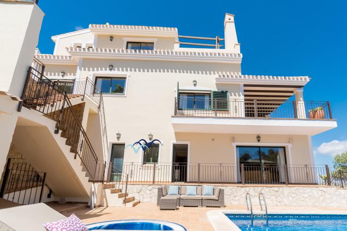 Image No.57-5 Bed Villa / Detached for sale