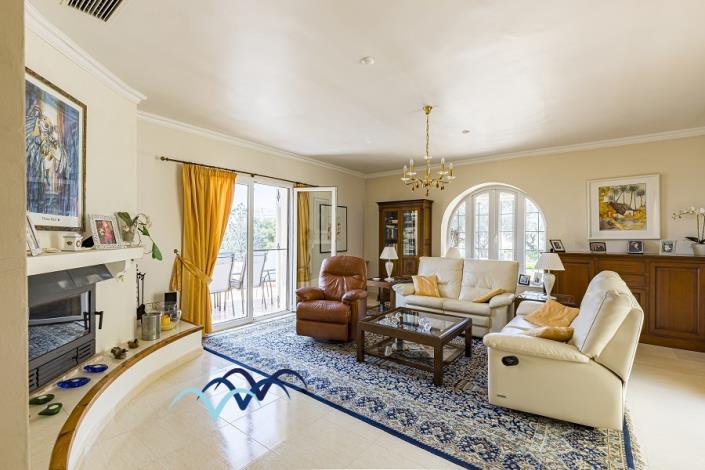 Image No.8-4 Bed Village House for sale