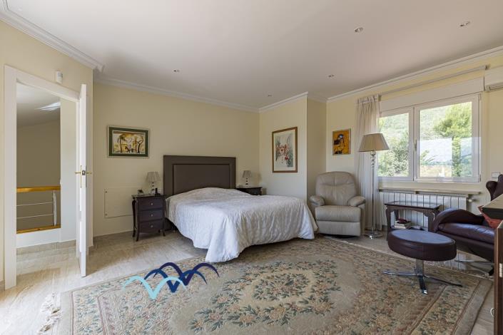 Image No.17-4 Bed Village House for sale