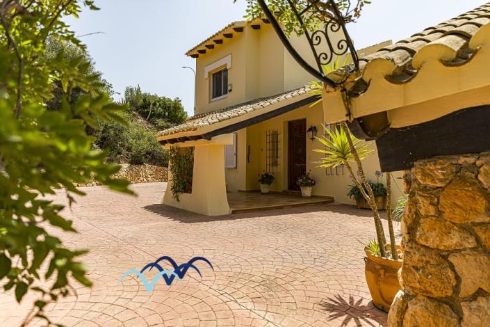 Image No.30-4 Bed Village House for sale