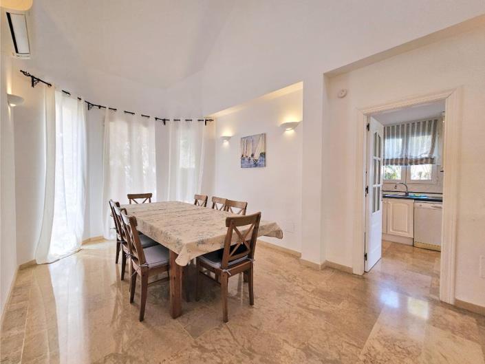 Image No.10-5 Bed Villa / Detached for sale