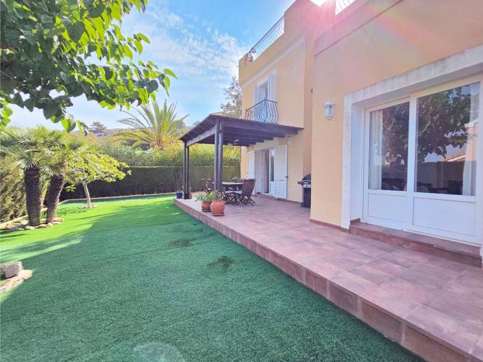 Image No.23-5 Bed Villa / Detached for sale