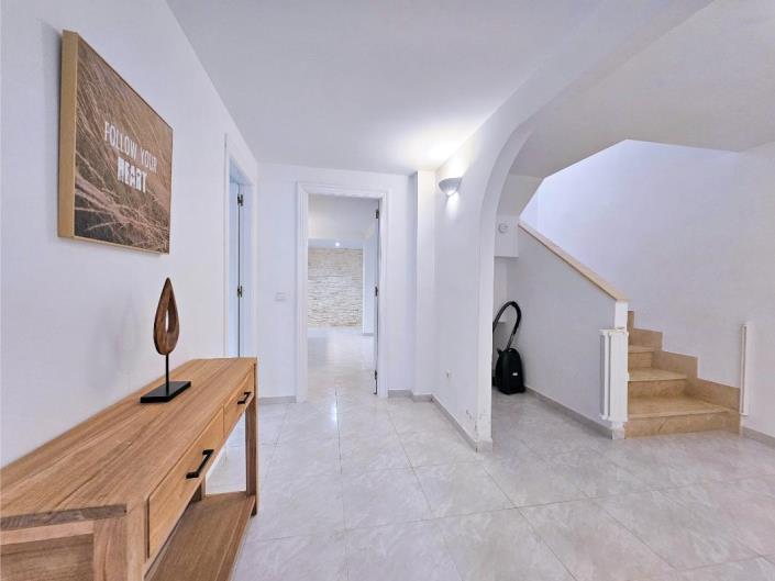 Image No.38-5 Bed Villa / Detached for sale