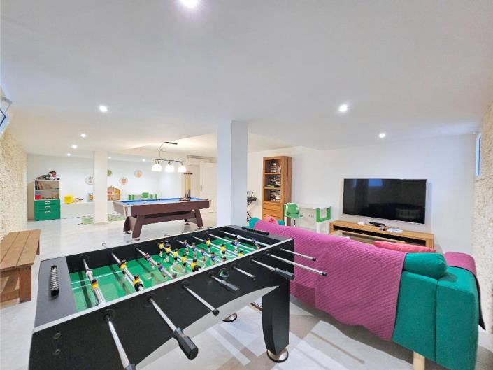 Image No.44-5 Bed Villa / Detached for sale