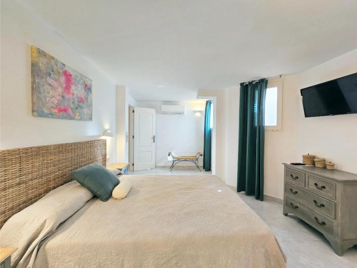 Image No.47-5 Bed Villa / Detached for sale