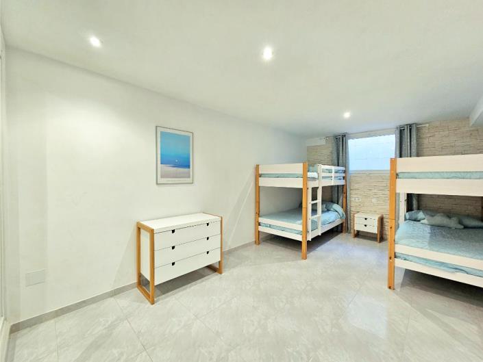 Image No.50-5 Bed Villa / Detached for sale