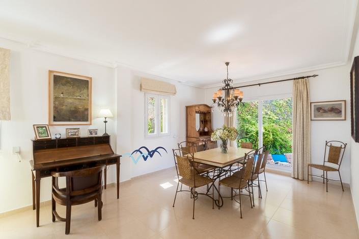 Image No.18-4 Bed Villa / Detached for sale