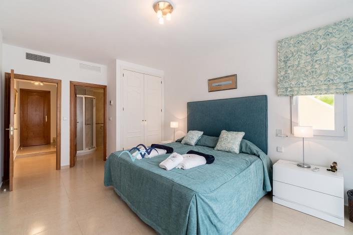 Image No.53-4 Bed Villa / Detached for sale