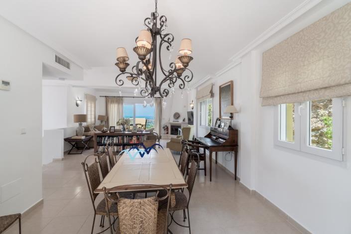 Image No.19-4 Bed Villa / Detached for sale