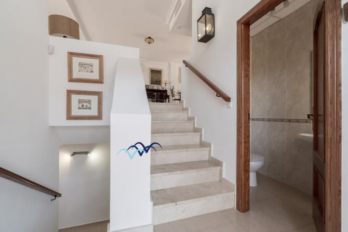 Image No.37-4 Bed Villa / Detached for sale