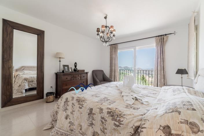 Image No.38-4 Bed Villa / Detached for sale