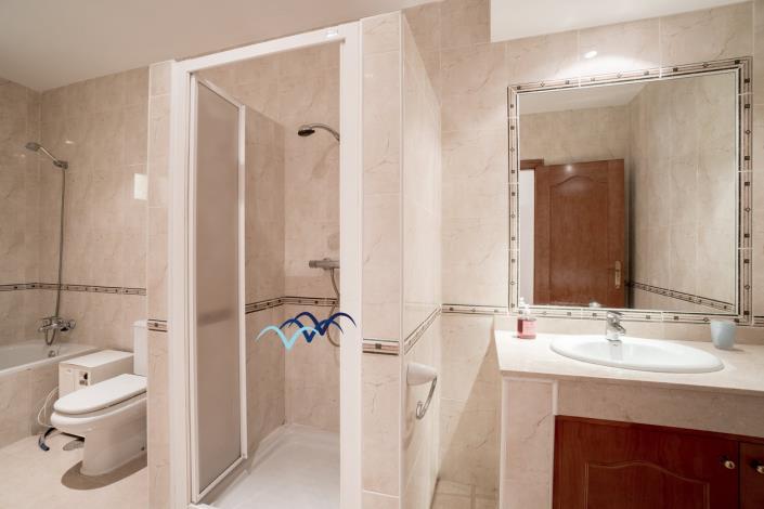 Image No.50-4 Bed Villa / Detached for sale