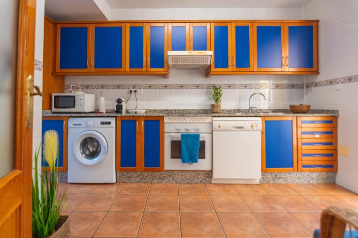 Image No.24-3 Bed Semi-Detached for sale