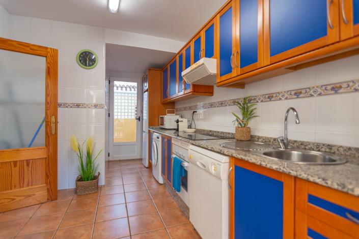 Image No.25-3 Bed Semi-Detached for sale