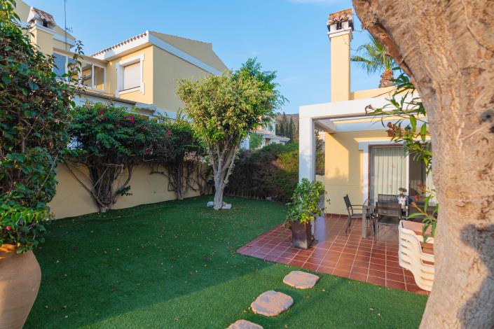 Image No.30-3 Bed Semi-Detached for sale