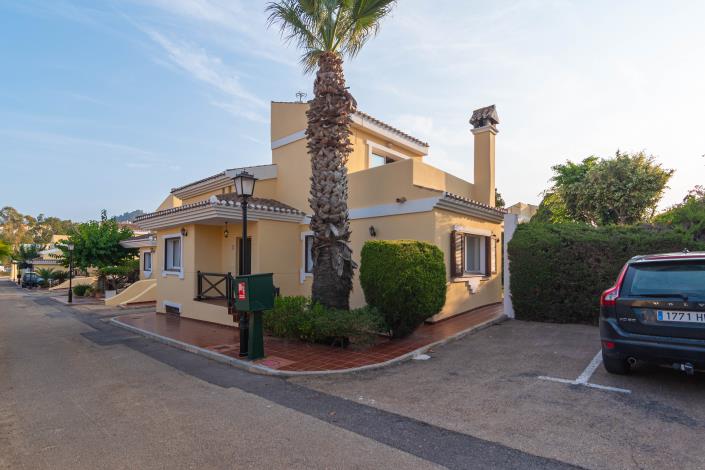 Image No.33-3 Bed Semi-Detached for sale