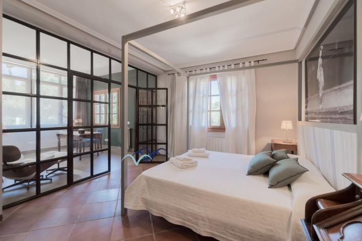 Image No.37-5 Bed Villa / Detached for sale