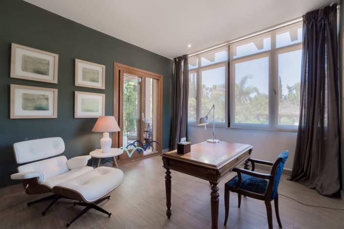 Image No.41-5 Bed Villa / Detached for sale