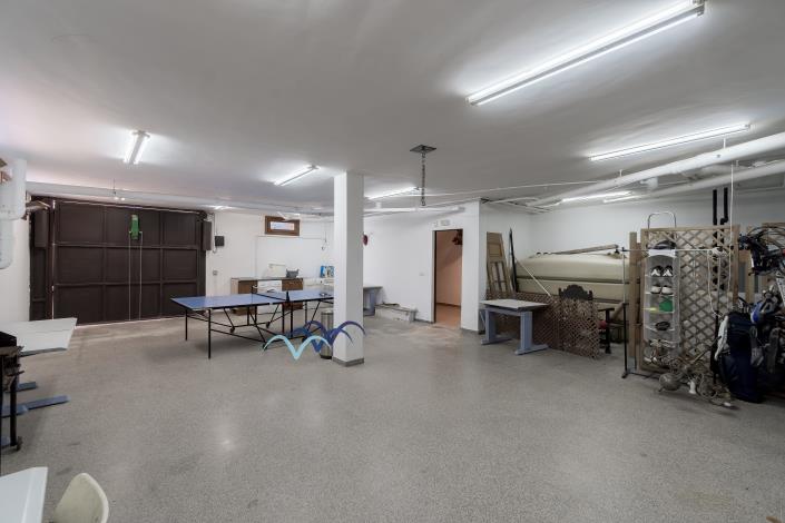 Image No.56-5 Bed Villa / Detached for sale